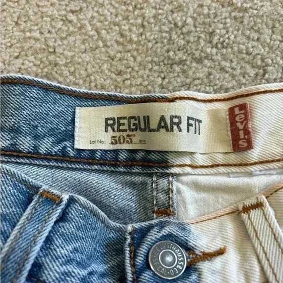 Vintage Levi's 505 high rise Two-Tone Reworked Cut Off
Denim Shorts - Picture 3 of 7